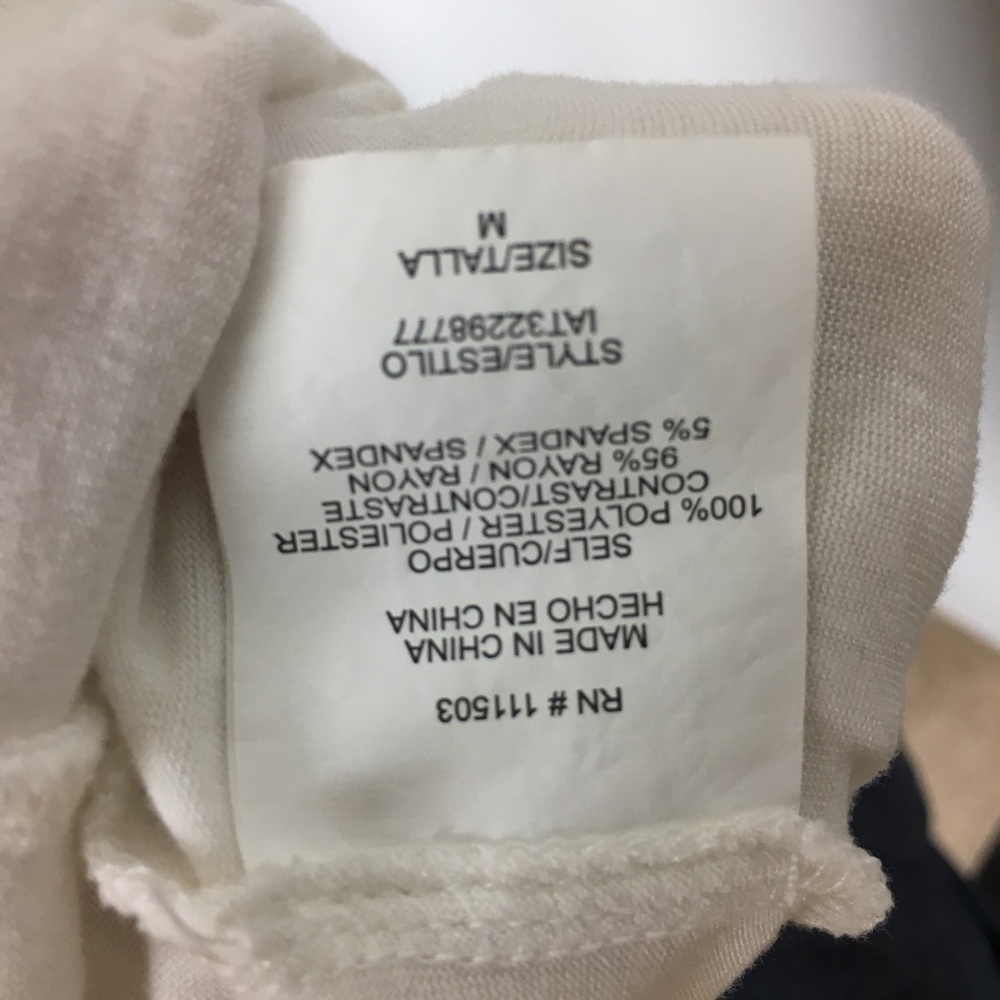 Lily White | Sleeveless Blouse | White | Medium - Picture 6 of 7